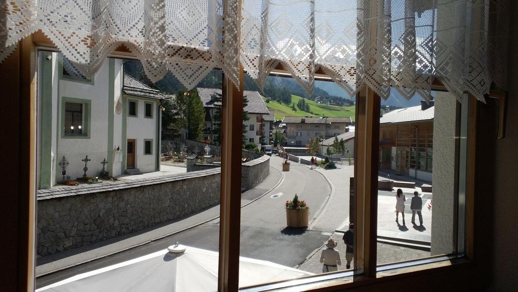 Residence Ploner San Cassiano  Bagian luar foto