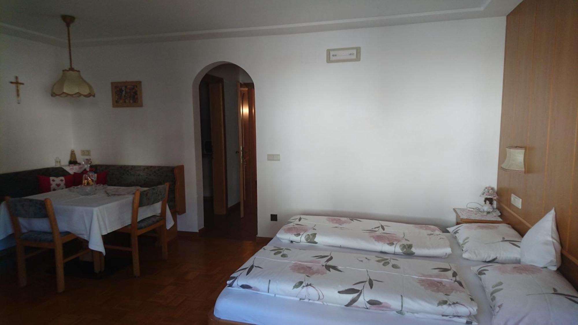 Residence Ploner San Cassiano  Ruang foto