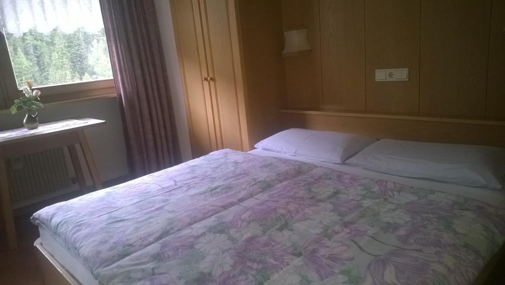 Residence Ploner San Cassiano  Ruang foto