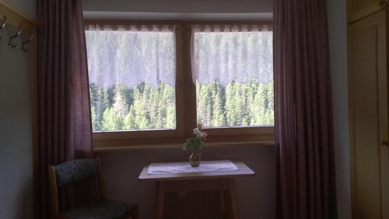 Residence Ploner San Cassiano  Ruang foto
